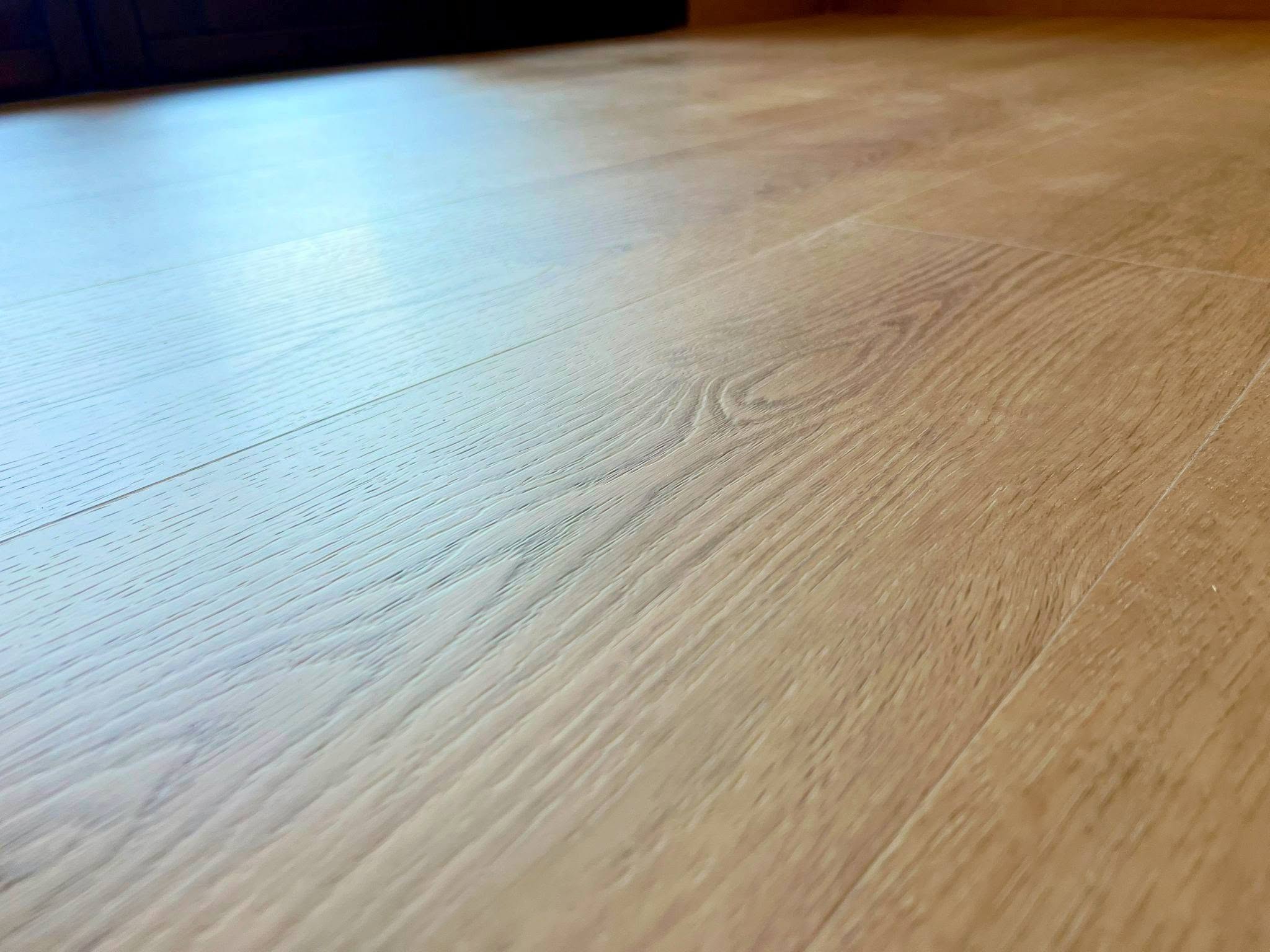 Ci tenevo a condividere il risultato del nuovo pavimento in Spc.
Consiglio veramente moltissimo questa linea: Italwood 6.0 colore Platano.
N