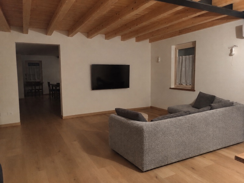 Foto reale di pavimento SPC colore pinna DECO DECKING CLAP 3D — casa reale della community Casa Match