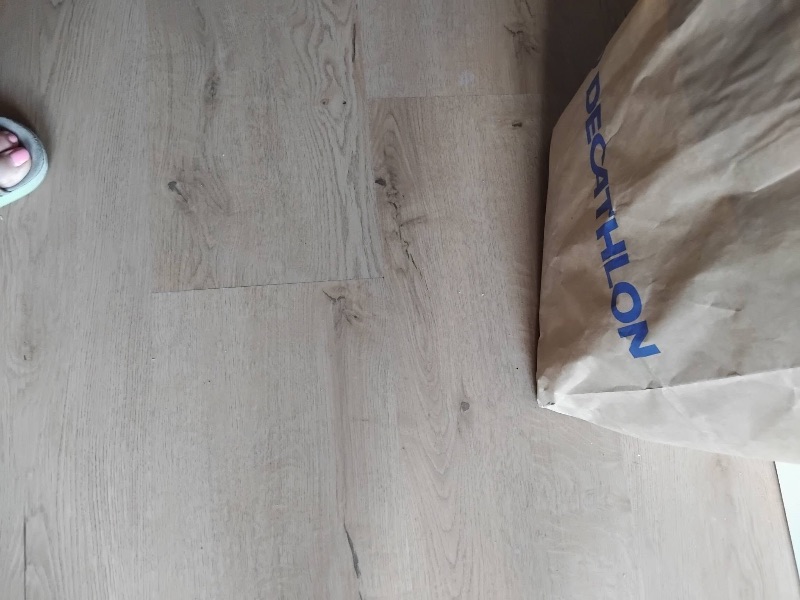 Foto reale di pavimento SPC colore rovere grey Leroy Merlin SPC — casa reale della community Casa Match
